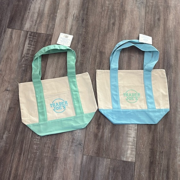 Trader Joe's Mini Tote Bags Pastel Canvas lot (2) green and blue NEW - Picture 1 of 3